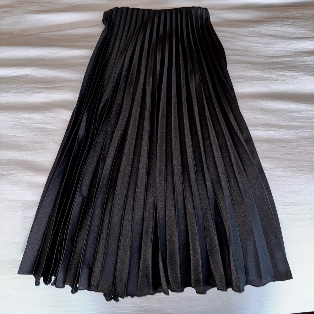 Zara pleated satin midi skirt.